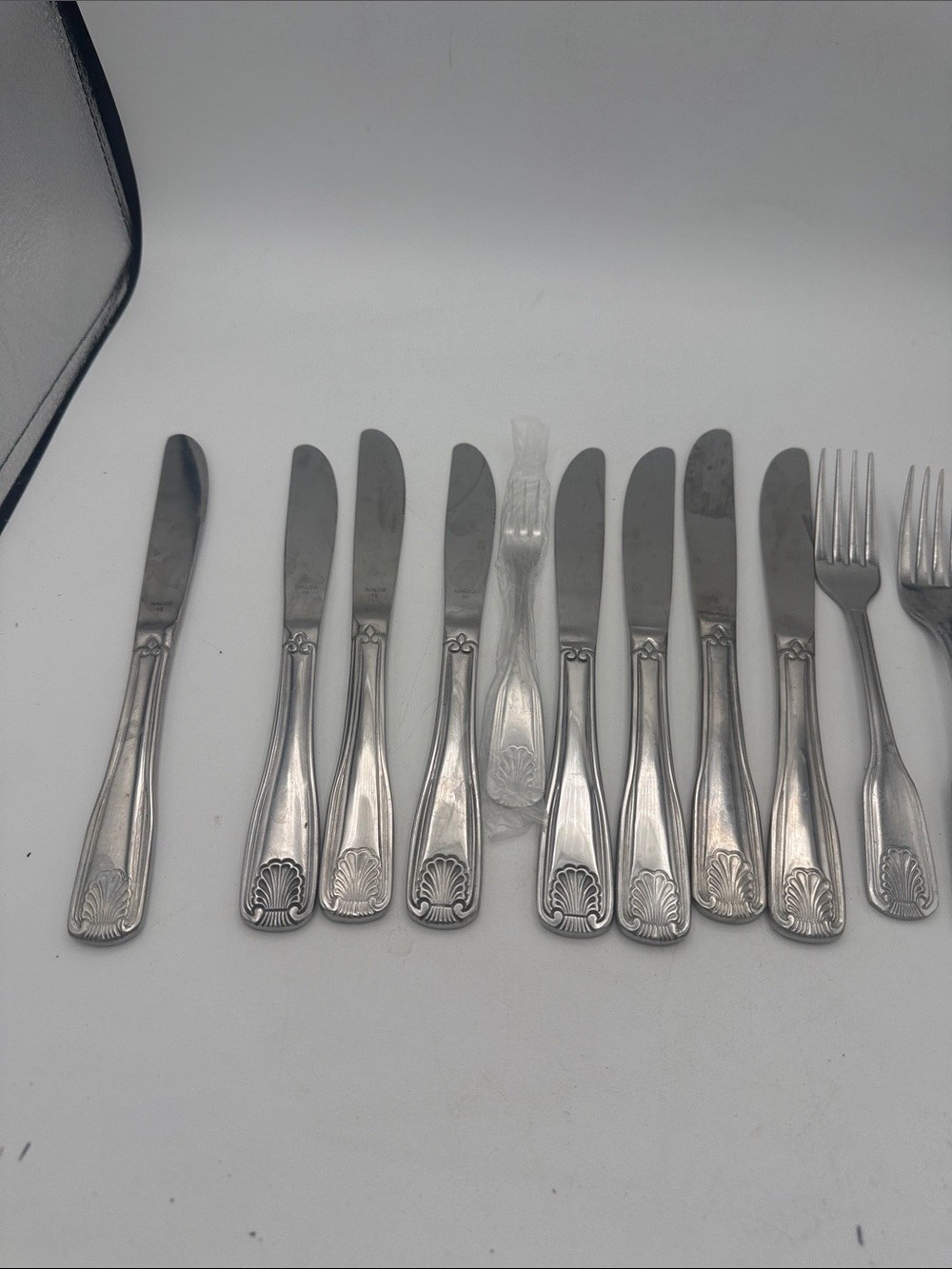 Stainless Steel Dinner Knives & forks Silver Shell Pattern mixed lot WALCO